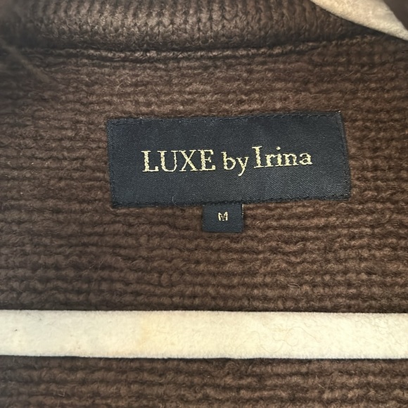 Luxe by Irina Poncho - Picture 3 of 8